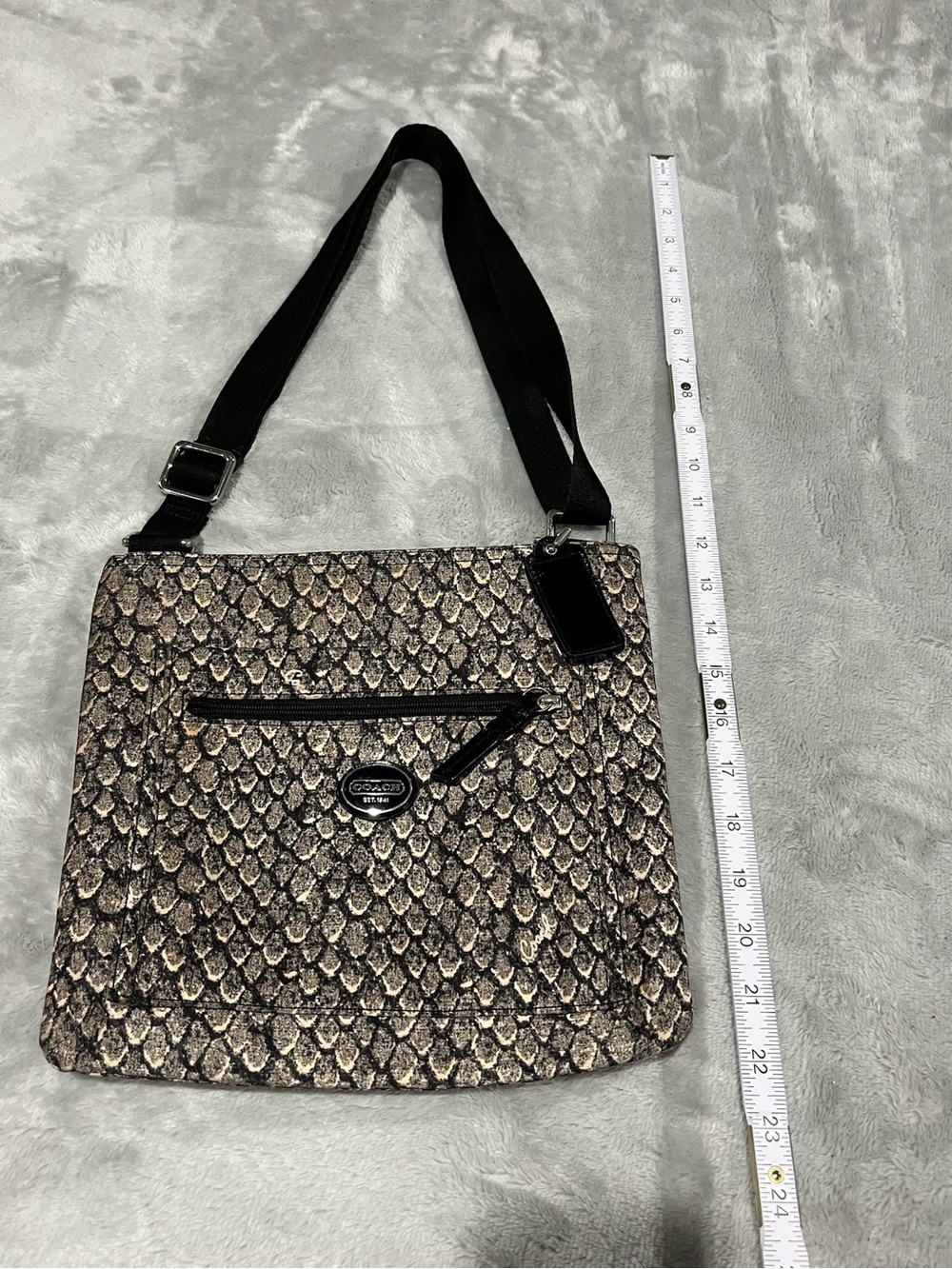 Coach Taylor Getaway Snake Print Nylon Crossbody File Bag EUC - Picture 4 of 11